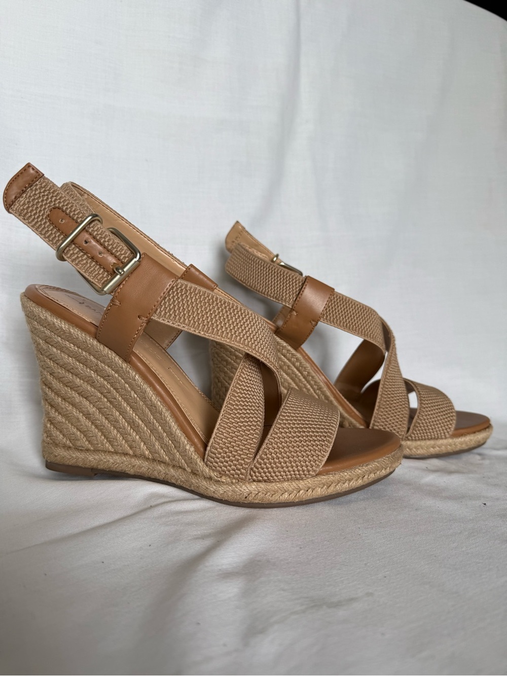 NIB Banana Republic Tan Woven Elastic Strappy Wedge Sandals - Size 8